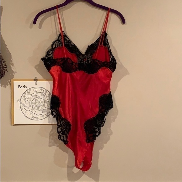 VICTORIAS SECRET VINTAGE LACE LACE SATIN LINGERIE - Picture 2 of 8